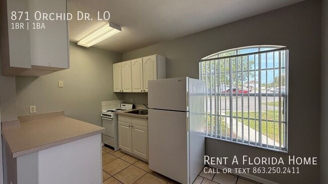 871 Orchid Dr