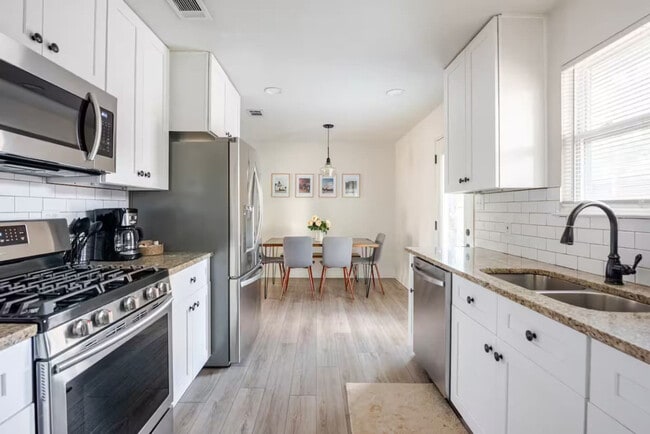 Photo - 601 W 4th St Unidad ID1223260P