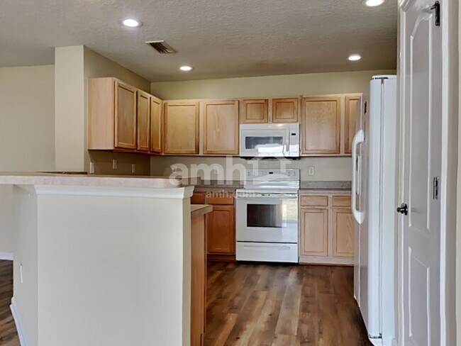 Photo - 11501 Brian Lakes Dr N