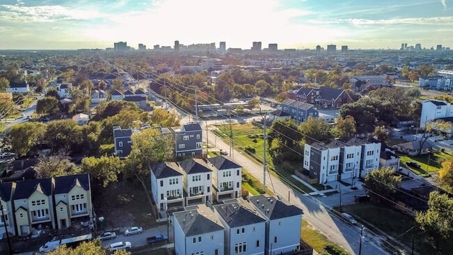 Photo - 2604 McIlhenny St