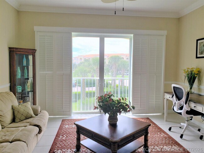 Photo - 37 Harbour Isle Dr E Unit 203
