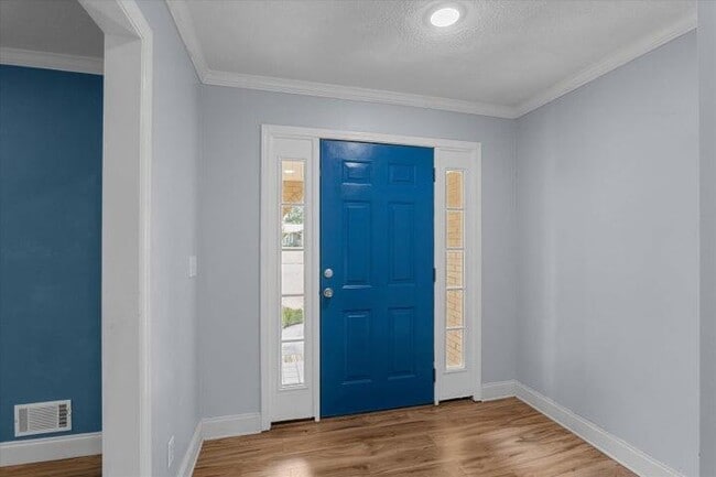 Photo - 175 Creekview Cir