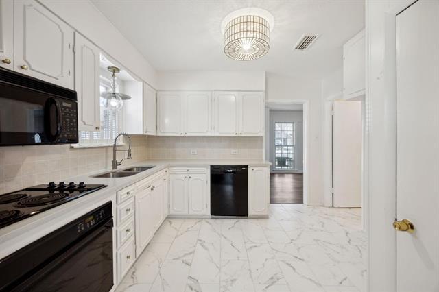 Photo - 903 Live Oak St