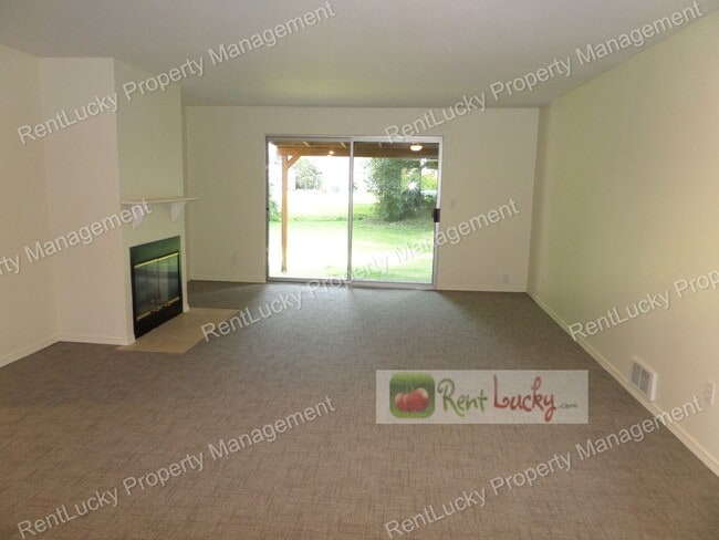 Photo - Super-Cute 2 Bedroom, 2 Bath Duplex in Unb...