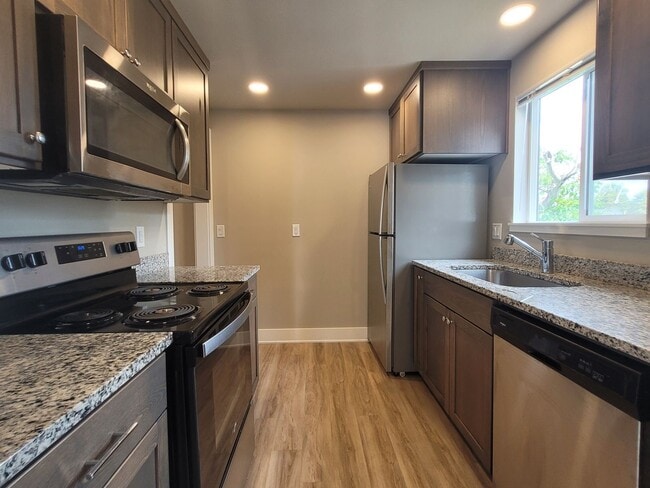 Building Photo - DK005 (1785/1795 Bellevue St. SE) Unit 1795 Rental