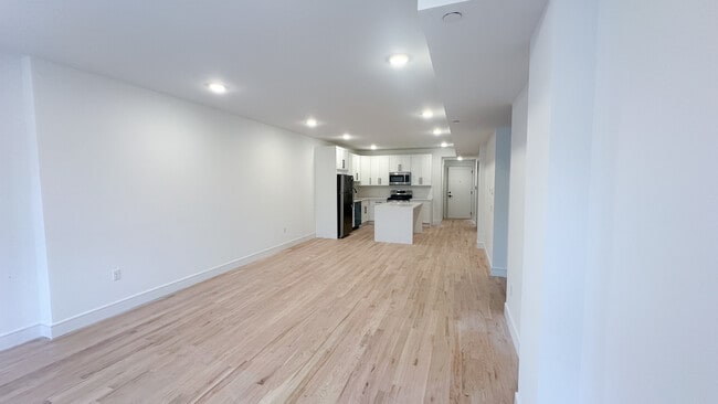 Living Area - 325 Union Blvd