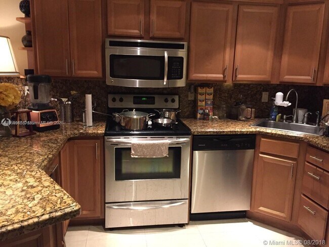 Photo - 800 Parkview Dr Unit 416
