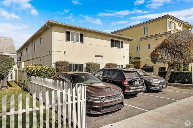 Building Photo - 4343 Idaho St Rental