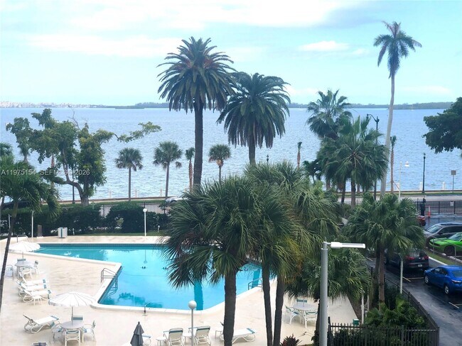 Building Photo - 1408 Brickell Bay Dr Unit 404