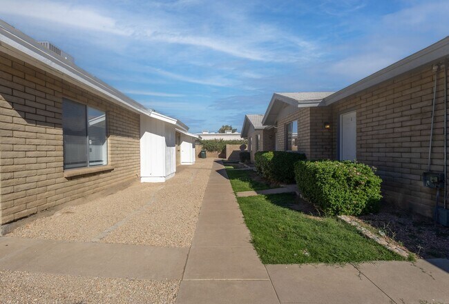 Photo - 2 BEDROOM 2 BATH SINGLE LEVEL 4-PLEX UNIT ...