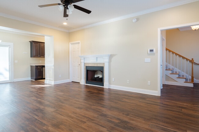 Photo - 118 Caswell Ct