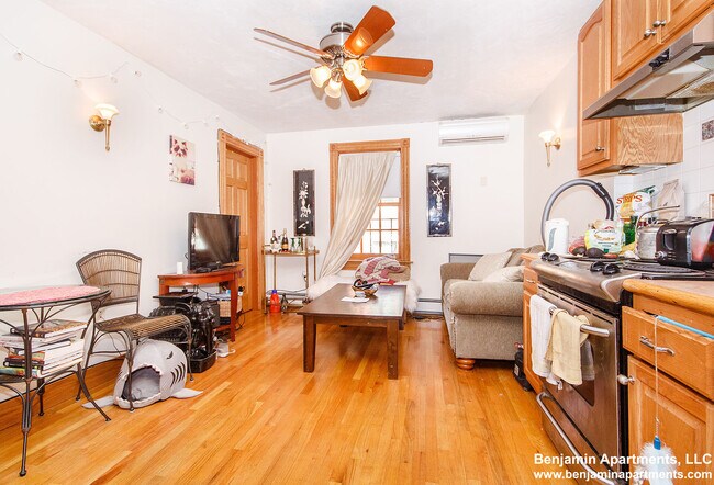 Photo - 61 Anderson St Unit 4