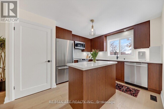 Photo - 100 Brimwood Blvd