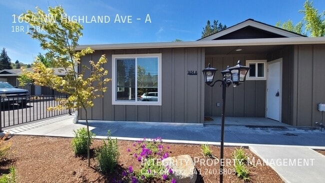 Building Photo - 1654 NW Highland Ave Unit A