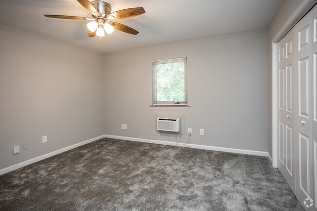 2BR, 1BA - 900SF - Second Bedroom