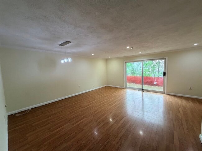 Photo - 280 Elm St