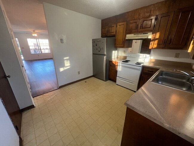 Photo - 621 E 33rd St Unidad D