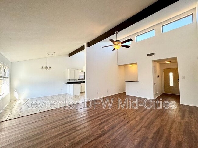 Photo - 917 Old Mill Cir