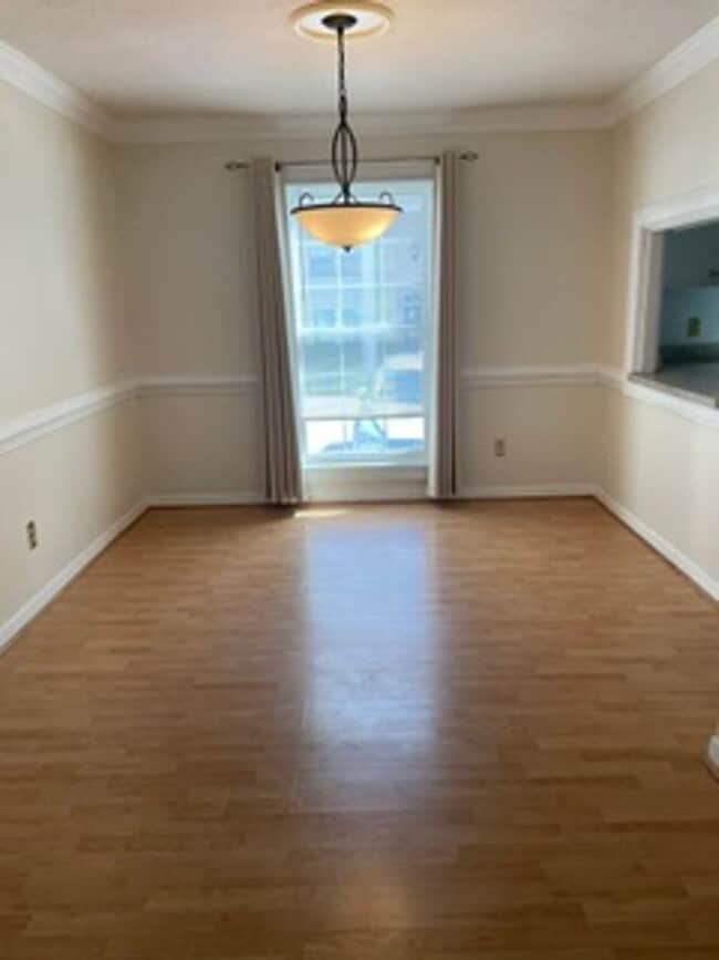 Photo - 3600 Chateau Dr