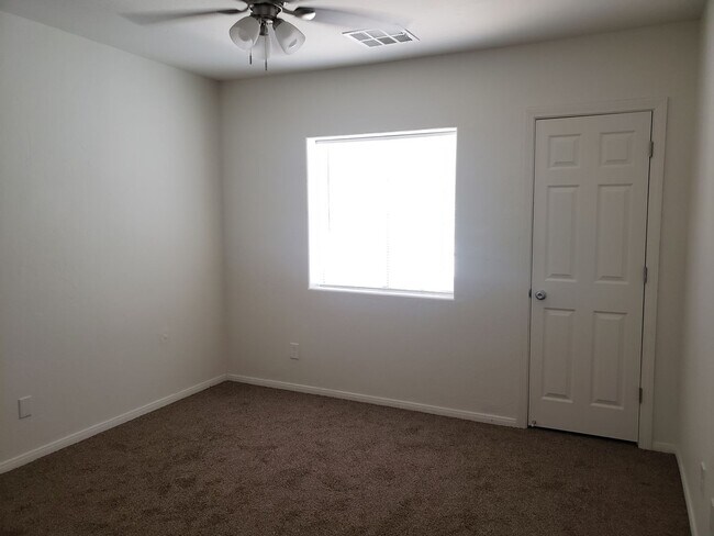 Photo - 743 S 6th St Unidad 1