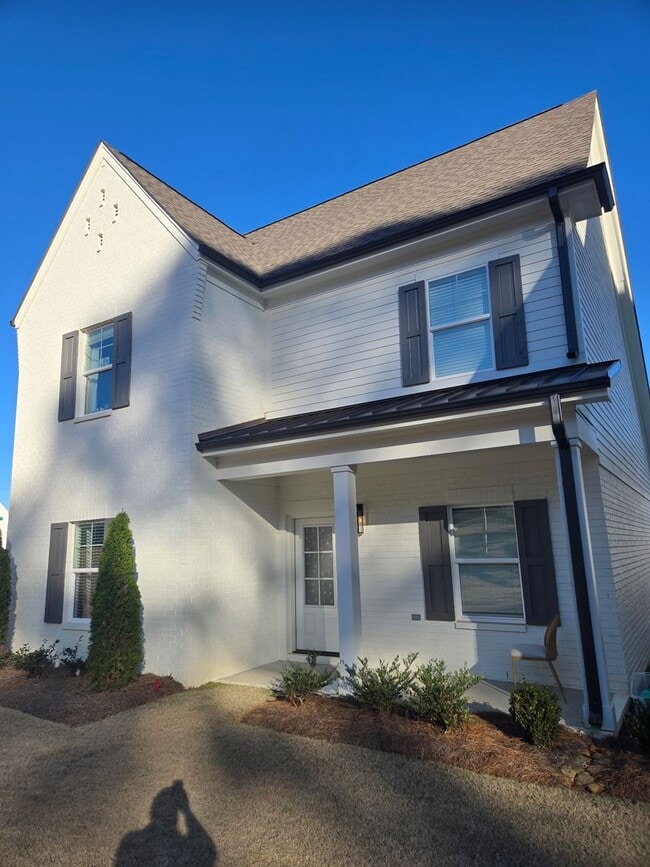 Building Photo - 3BR/3.5BA Stand Alone House in South Grove