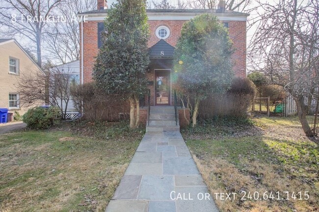 8 Franklin Ave