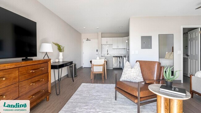 Building Photo - 2305 Aaron St Unit 313.1412362