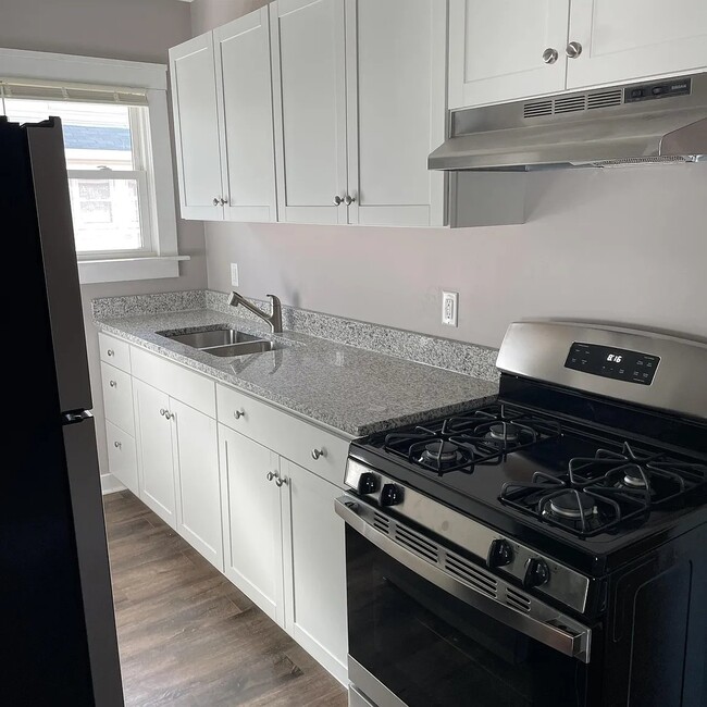 Photo - 1105 E Kansas St