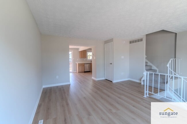Photo - 422 Machias Pl