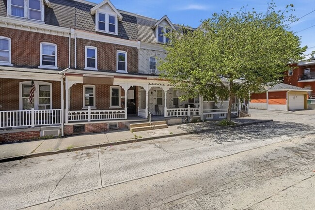 Photo - 534 N Law St Unit 3