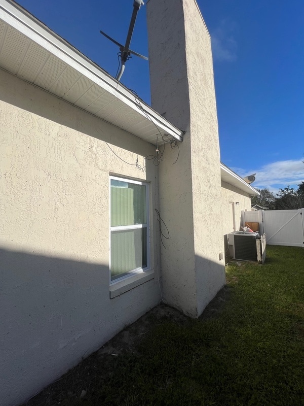 Photo - 664 Wyckliffe Pl