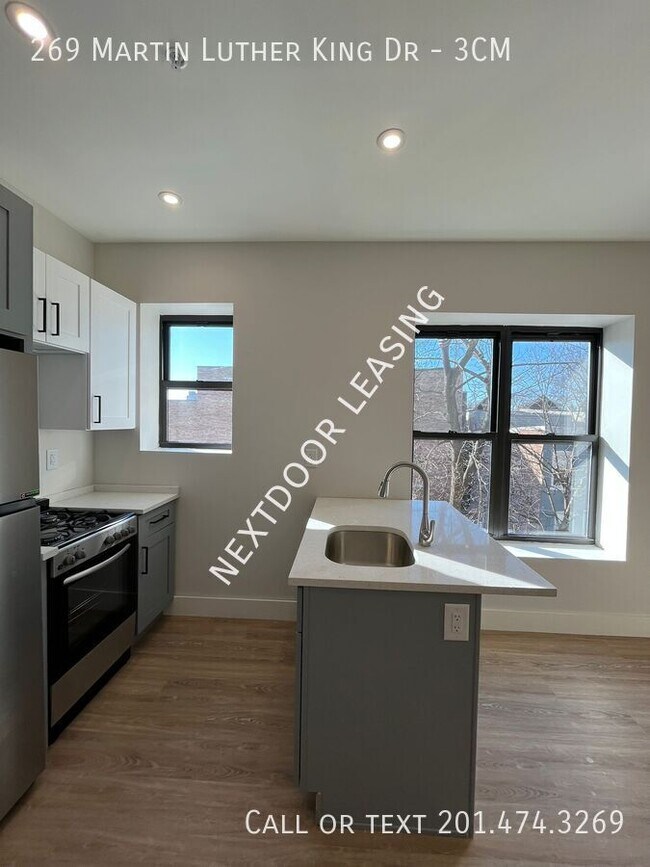Photo - 269 Martin Luther King Dr-3CM Unidad 3CM