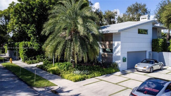 Photo - 79 Shore Dr W