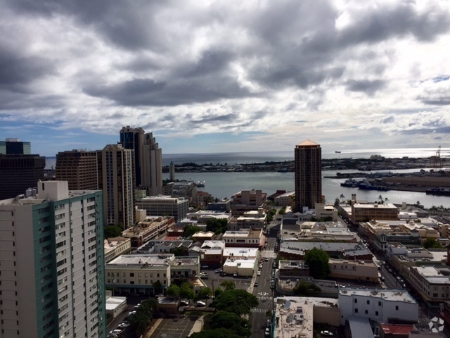 Building Photo - Honolulu Tower - High Floor, Ocean and Cit... Rental