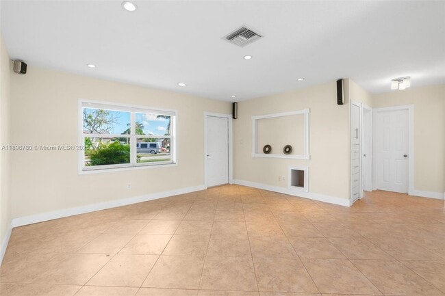 Photo - 7305 NW 95th Way