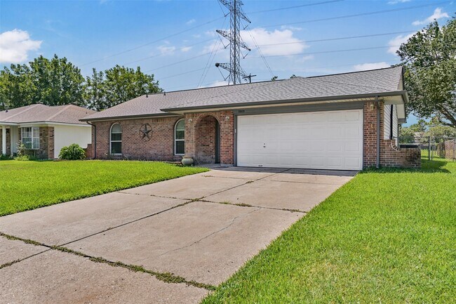 Photo - 2003 Kingsway Dr