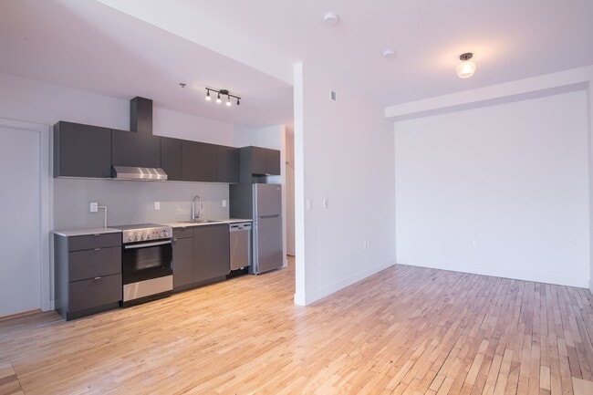 Building Photo - 4350 Av. de l'Hôtel-de-Ville Unit 401