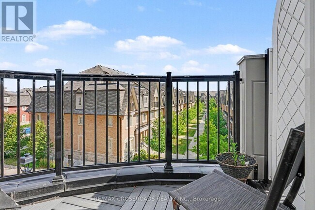 Photo - 17 Eaton Park Ln