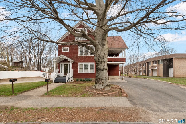 Photo - 105 Howe Ave