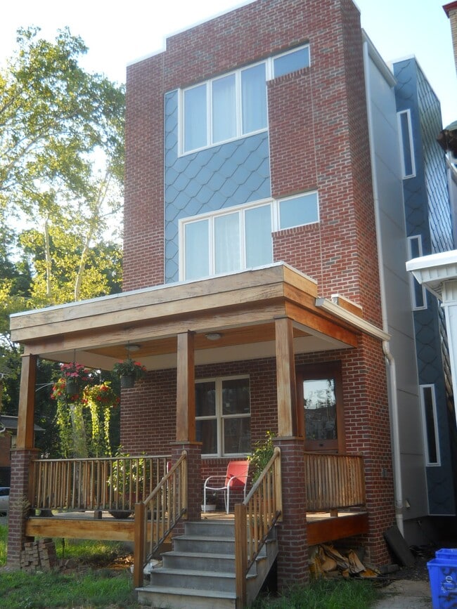 Hazel Ave - 5047 Hazel Ave Unit 4 Br Eco-House