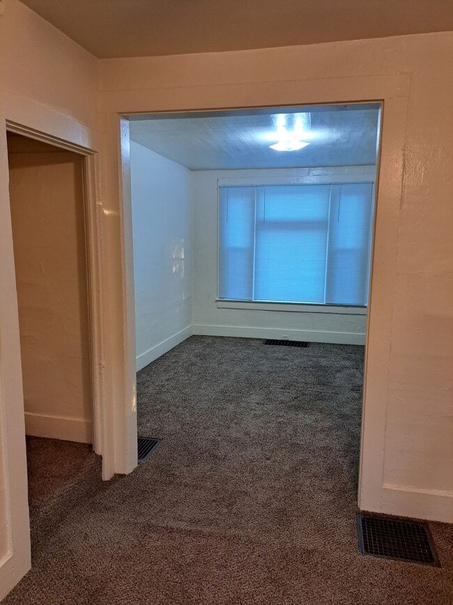 Photo - 2 BR Townhouse Near University of Saint Fr...