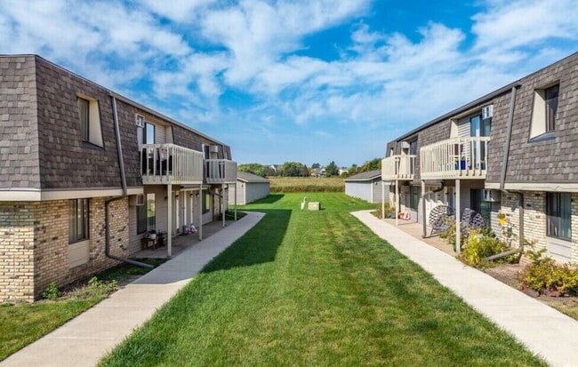 Photo - Private Entry Lower 2 Bedroom Apartment! Unit 16633 -  #5