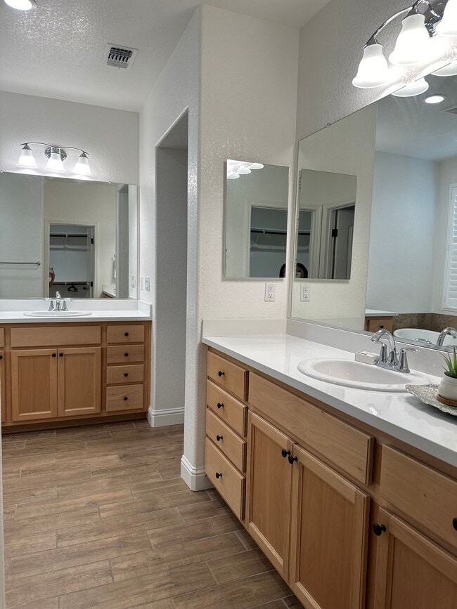 Photo - 101 Clematis St