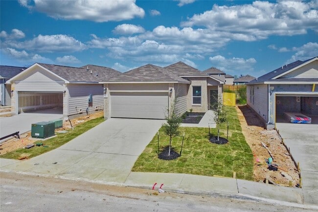 Building Photo - 3423 Old Almonte Dr