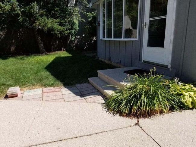 Photo - 6015 N Shoreland Ave