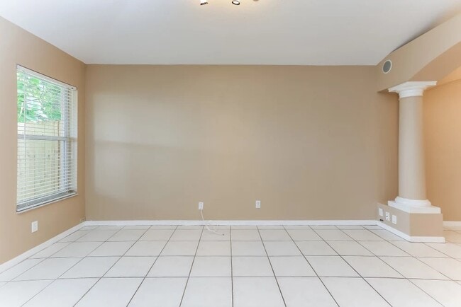 1421 SW 5th Ter