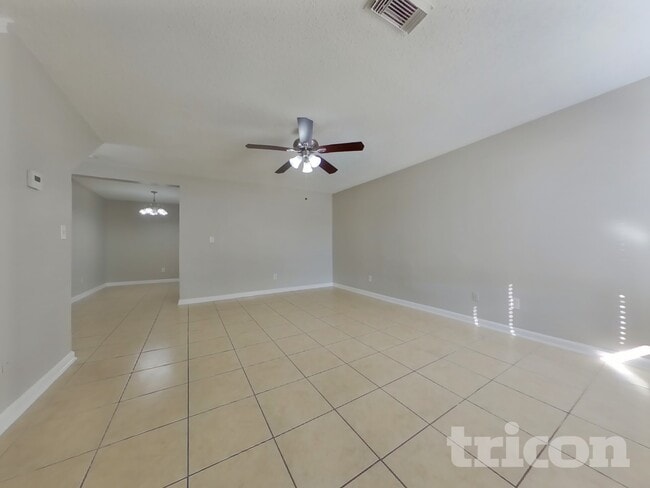 Photo - 3126 Kelling St