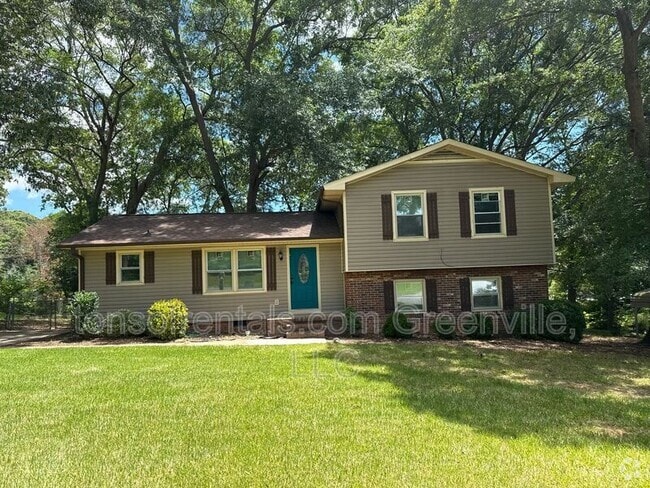 Building Photo - 105 Chuckwood Dr Rental