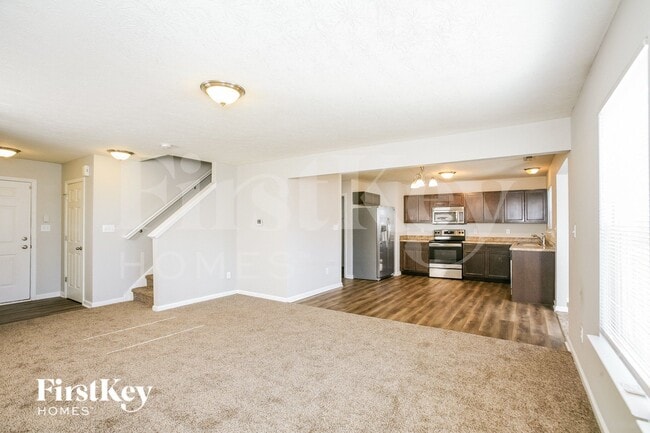 Photo - 2871 Beethoven Ave