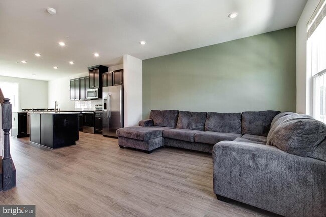 Photo - 188 Woodgate Cir